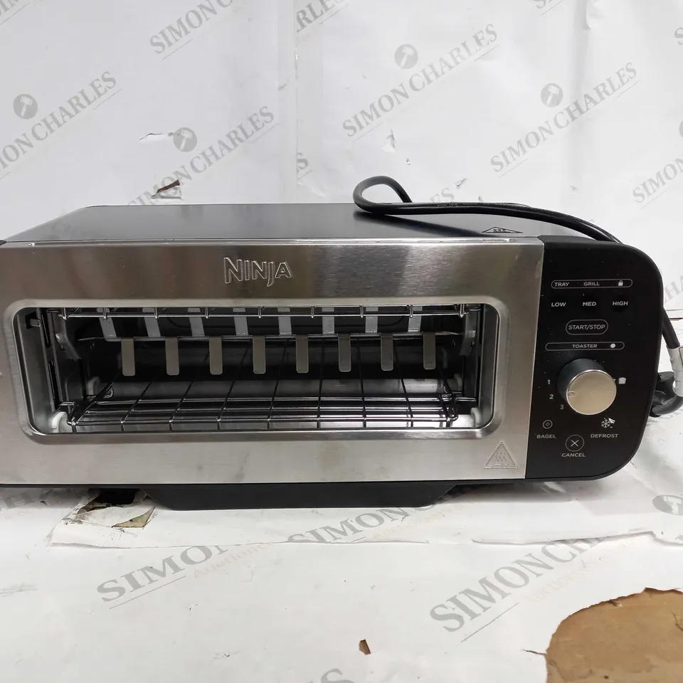 BOXED NINJA 2-IN-1 TOASTER & GRILL ST100UK