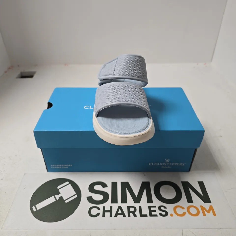 BOXED PAIR OF CLOUDSTEPPERS BY CLARKS W SOLEVANA STAR2 SANDALS IN LIGHT BLUE - UK 5