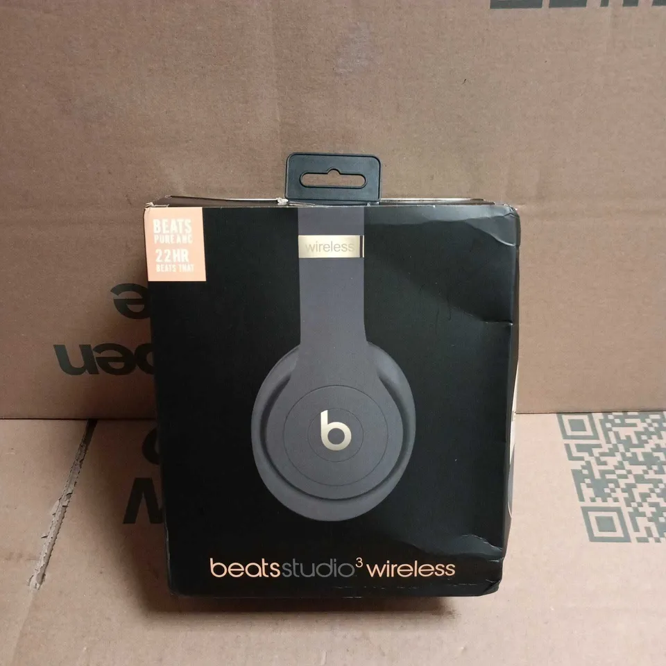 BEATS STUDIO3 WIRELESS OVER-EAR HEADPHONES – GREY/WHITE (BOXED)