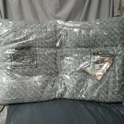 MIDWEST QUIET TIME DELUXE OMBRÉ SWIRL PET BED – GREY, 42IN