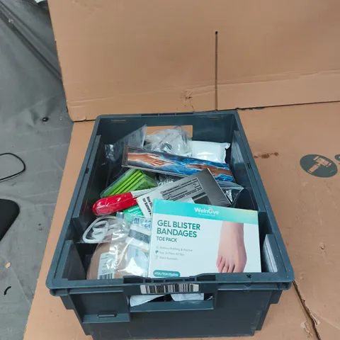 TOTE OF APPROXIMATELY 15 ASSORTED ITEMS TO INCLUDE: 2X SEPOX PADLOCKS WITH KEYS