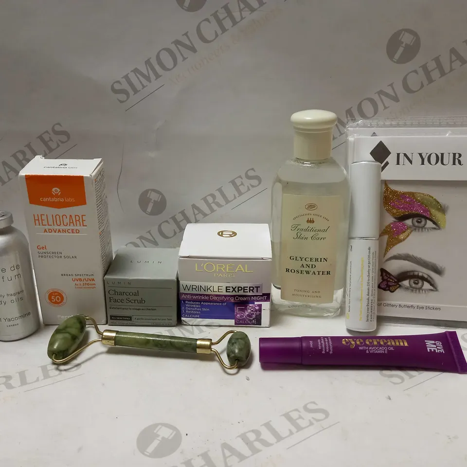 LOT OF APPROX 10 ASSORTED COSMETIC ITEMS TO INCLUDE EYE CREAM, GREEN JADE ROLLER, CHARCOAL FACE SCRUB, ETC
