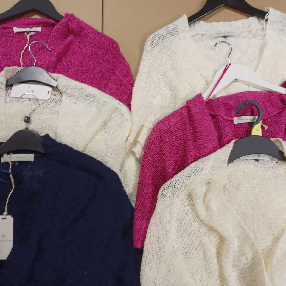 BOX OF APPROX 6 ASSORTED ITEMS OF MAISON DE NIMES CLOTHING IN VARIOUS SIZES AND STYLES
