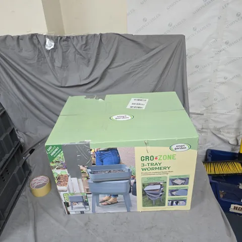 SMART GARDEN GRO-ZONE 3-TRAY WORMERY – BOXED