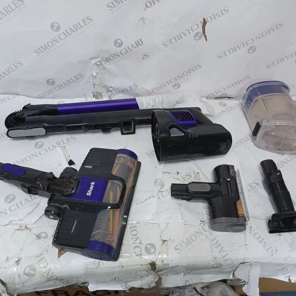 SHARK ANTI HAIR WRAP CORDLESS PET VACUUM CLEANER IZ202UKT