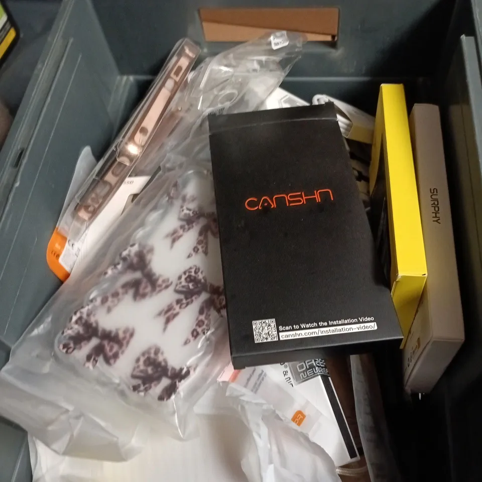 APPROXIMATELY 20 ASSORTED MOBILE PHONE ACCESSORIES INCLUDING SCREEN PROTECTOR , UGREEN MAGNETIC WIRELESS POWER BANK AND AIR BAG CELL PHONE BRACKET 