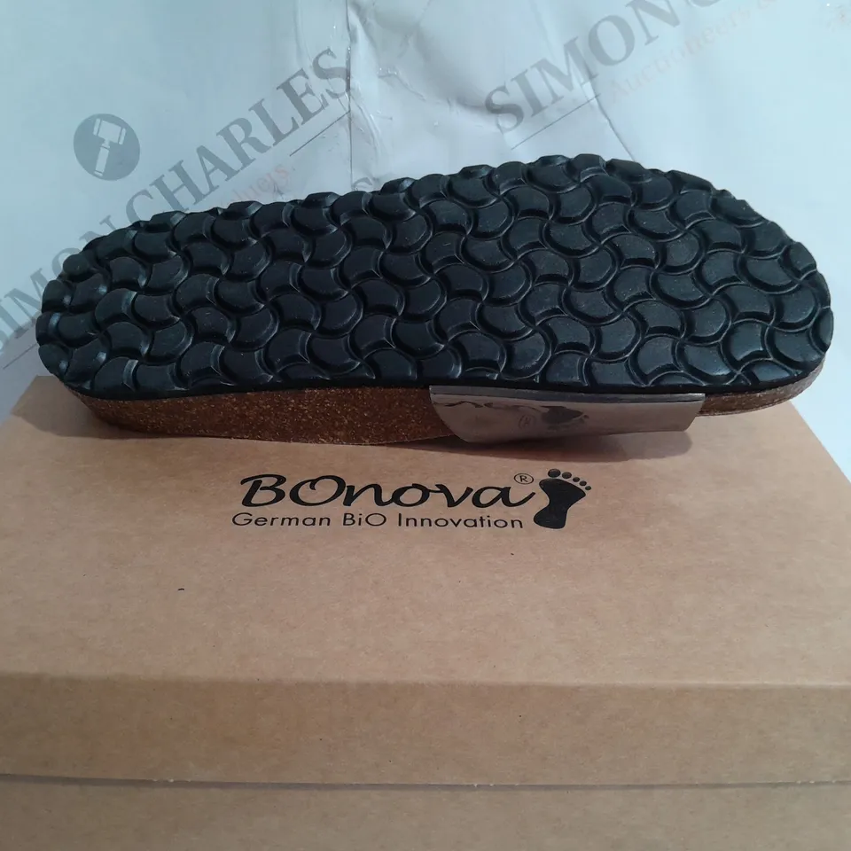 BOXED BONOVA PLATFORM SANDAL - SIZE 7
