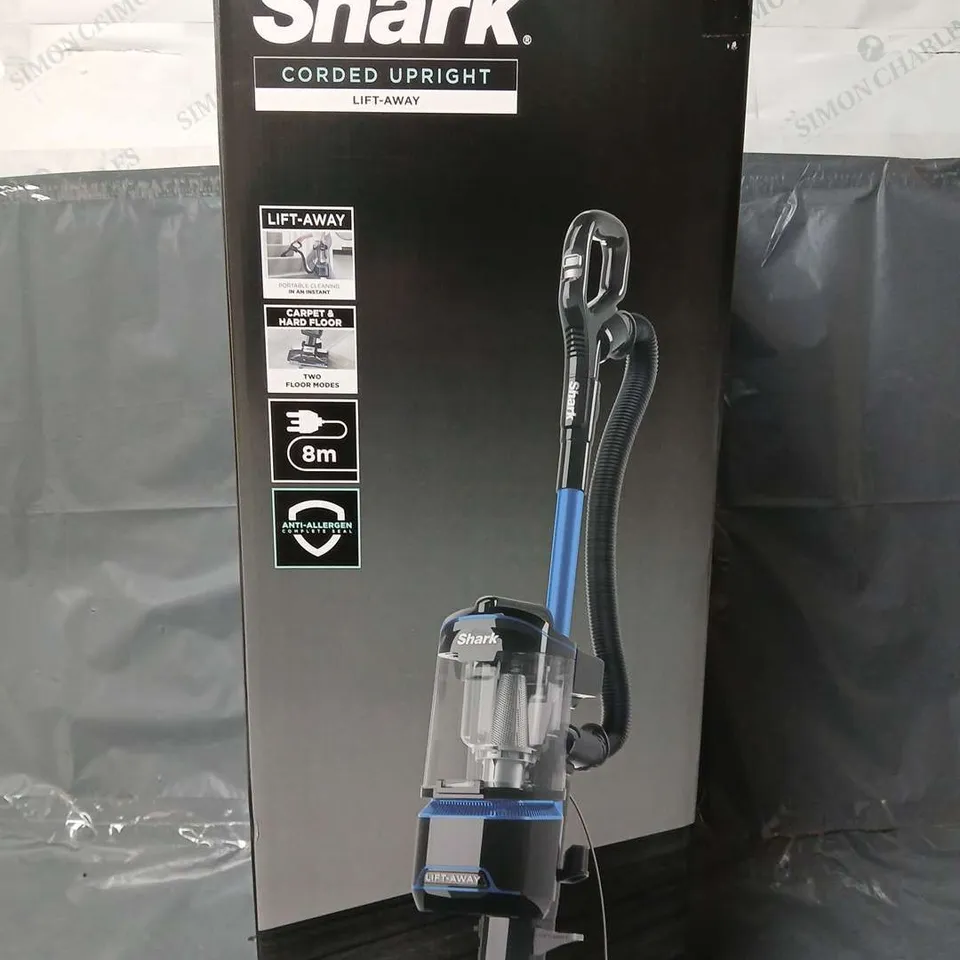 SHARK LIFT AWAY UPRIGHT VACUUM CLEANER - COLLECTION ONLY 