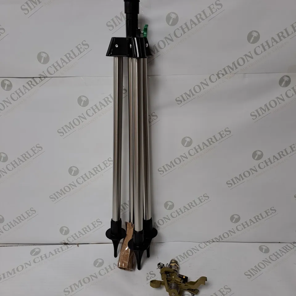 BOXED SFIXX GARDEN ZINC SPRINKLER WITH TRIPOD BASE