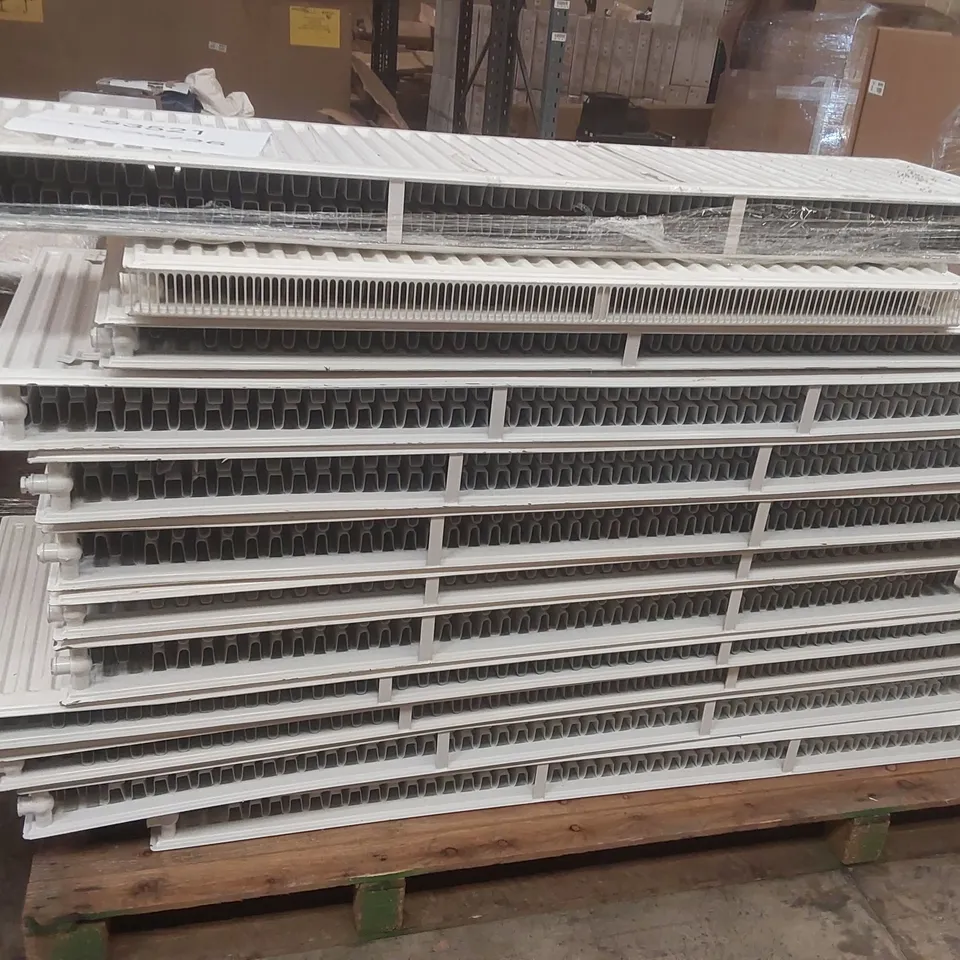 PALLET CONTAINING APPROXIMATELY 11x ASSORTED RADIATORS
