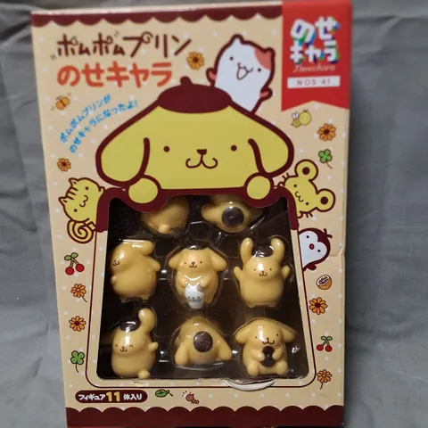 SET OF KAWAII STYLE MINI FIGURINES