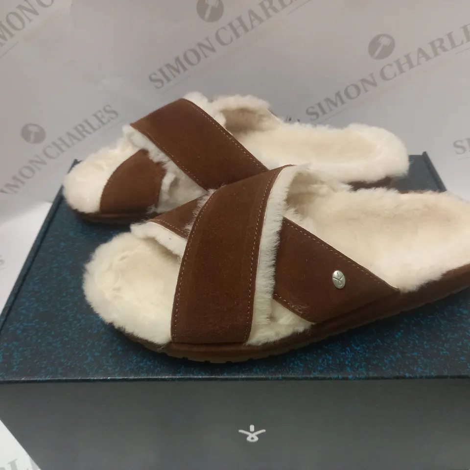 BOXED CROSS OPEN TOE TAN SLIPPERS - SIZE 6