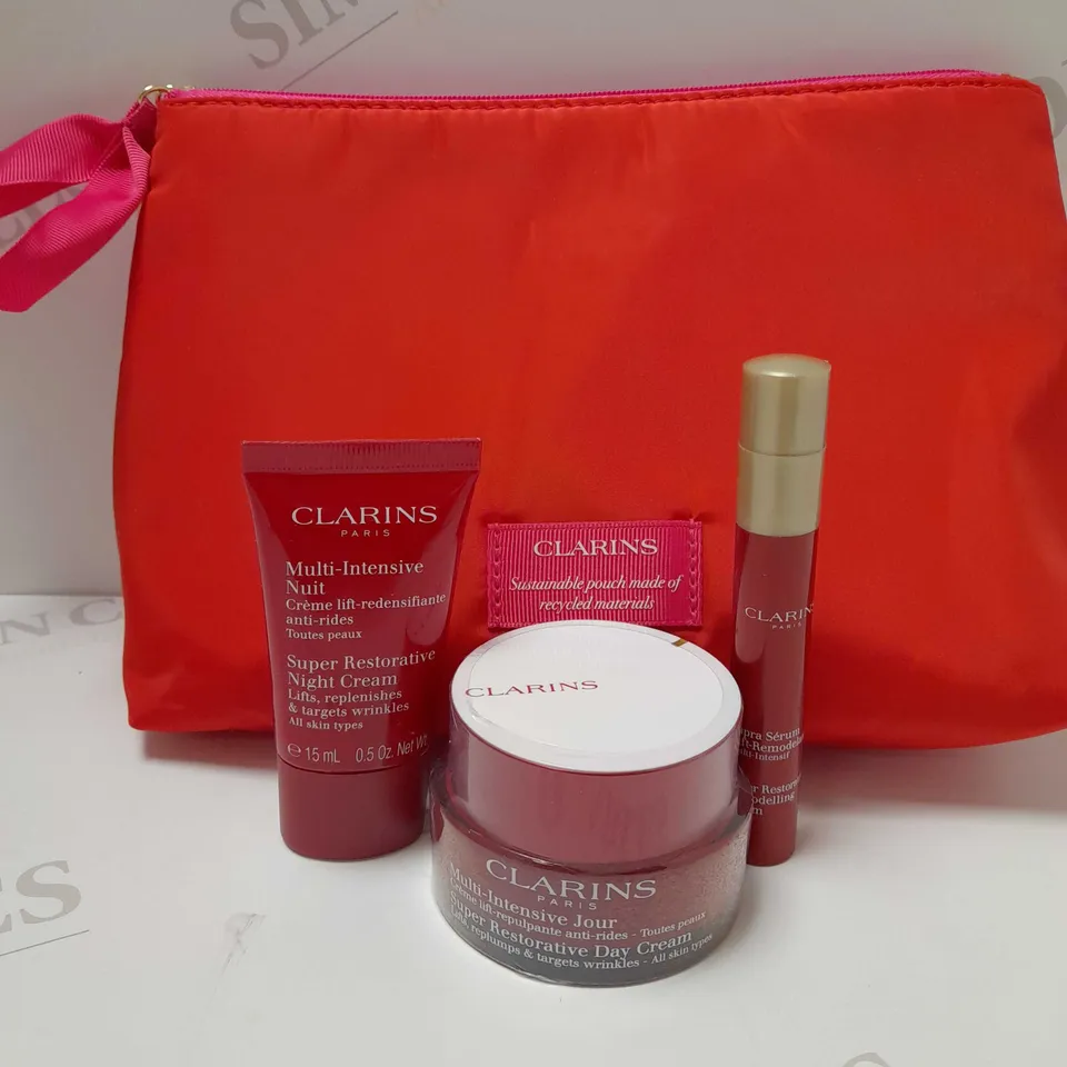 CLARINS SKINCARE SPONGE BAG SET 