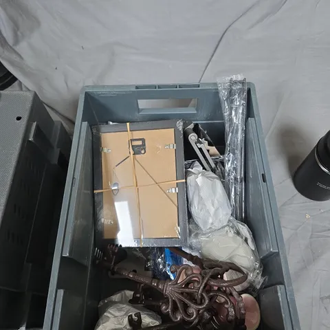 TOTE OF APPROXIMATELY 15 ASSORTED ITEMS TO INCLUDE: TONIC SOUP FLASK