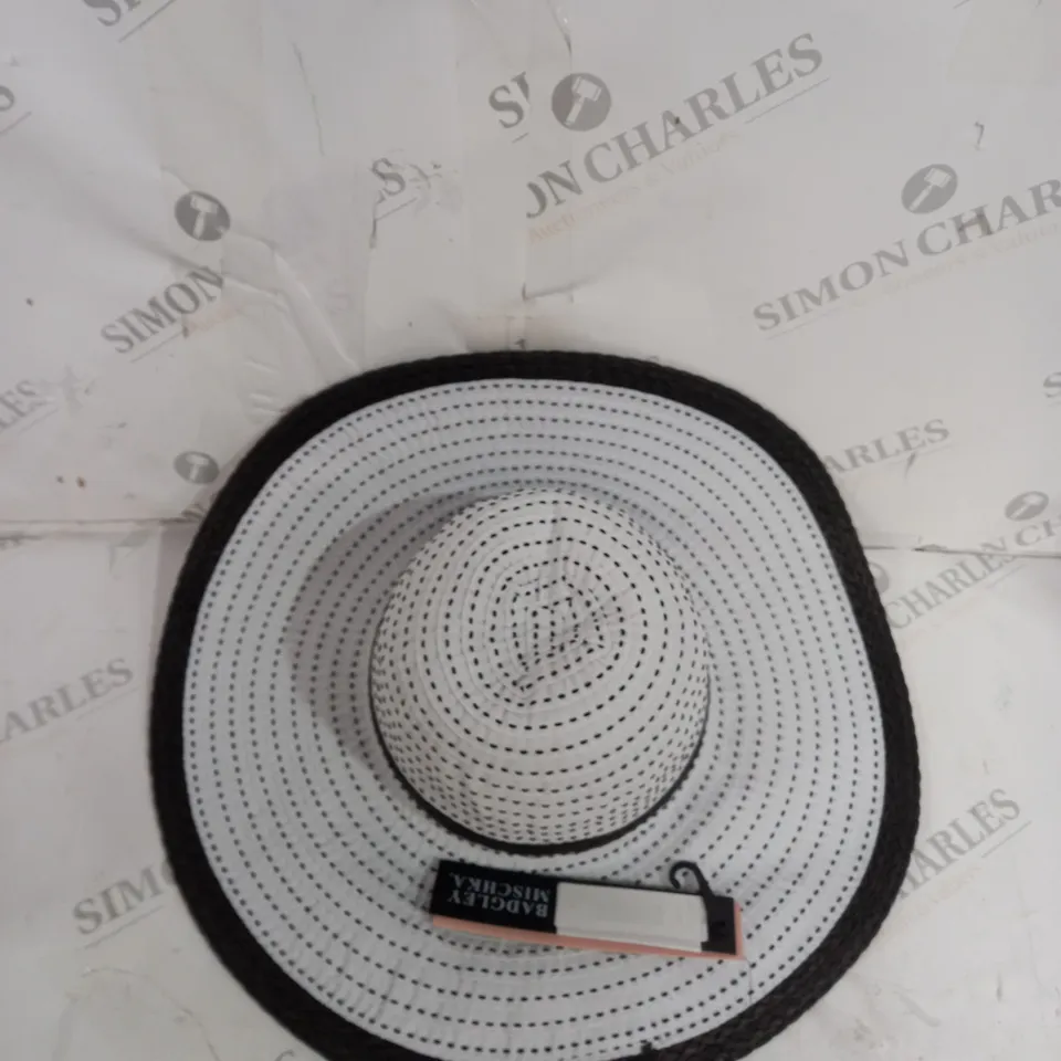 BADGLEY MISCHKA FLOPPY SUMMER HAT IN BLACK AND WHITE