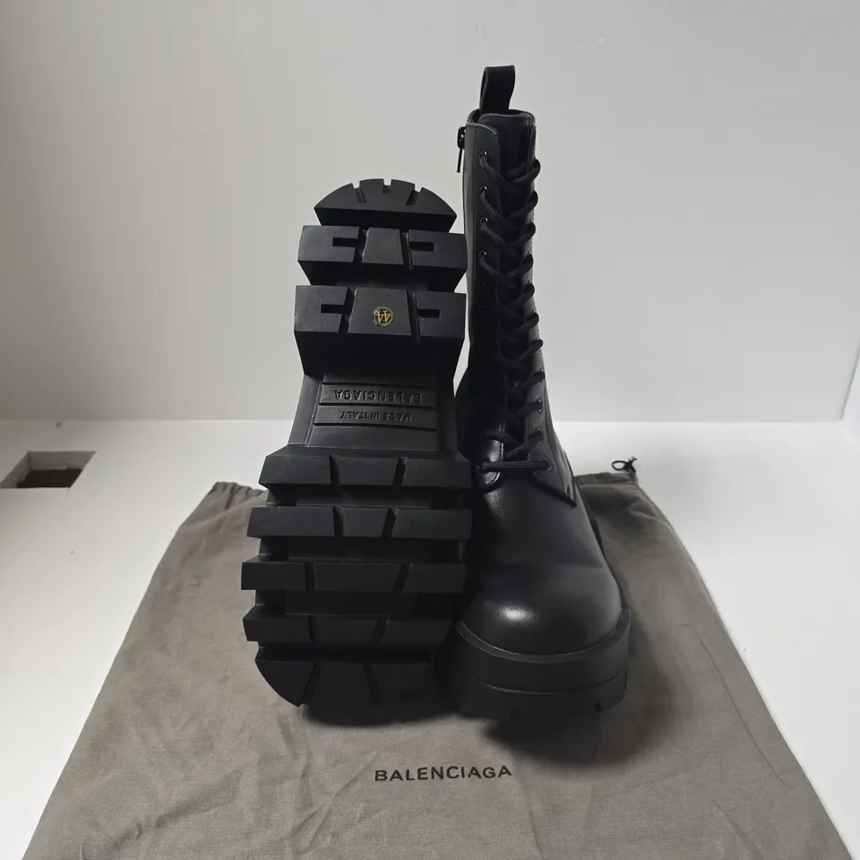 BALENCIAGA BLACK LEATHER COMBAT BOOT – THICK PLATFORM SIZE EU 44