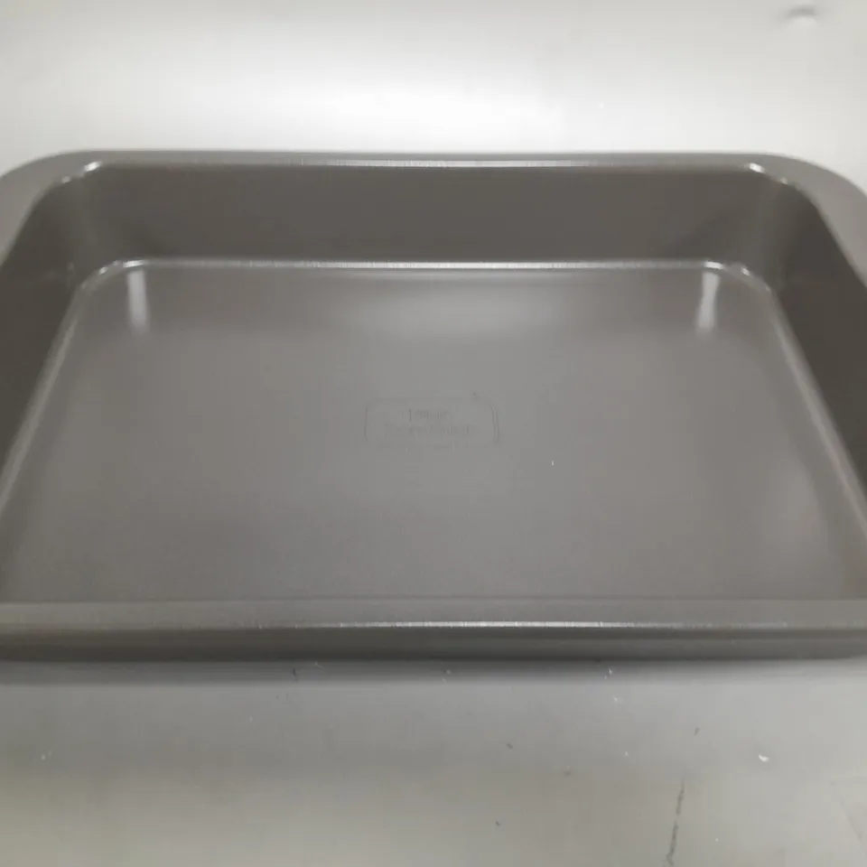 BOXED NINJA 9" X 13" ZEROSTICK PROFESSIONAL ROASTING TIN