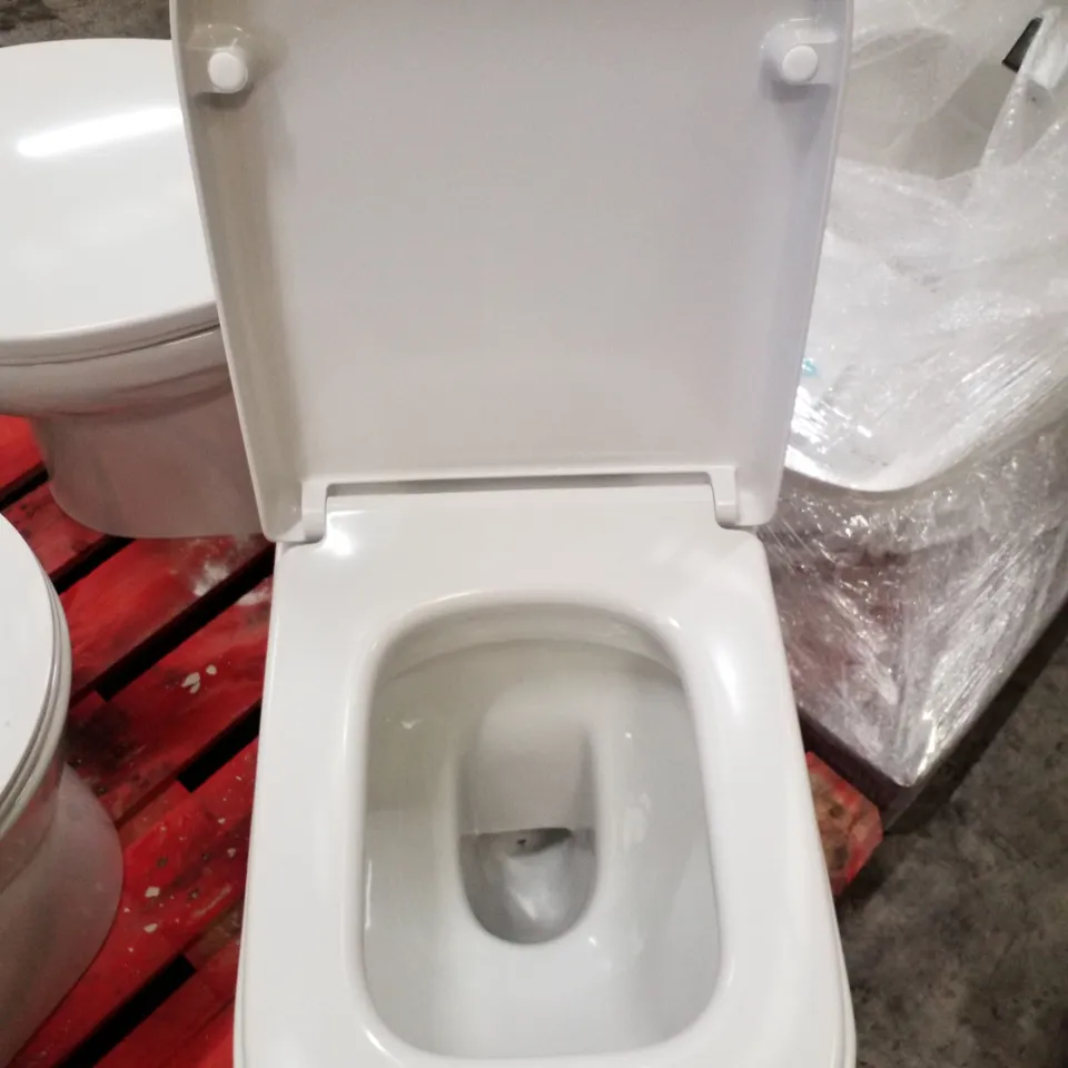 BRAND NEW TOILET PAN WITH SEAT