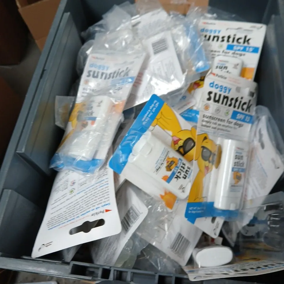 APPROXIMATELY 20 X PETKIN DOGGY SUNSTICK SPF15 SUNSCREEN FOR DOGS – PACKAGED