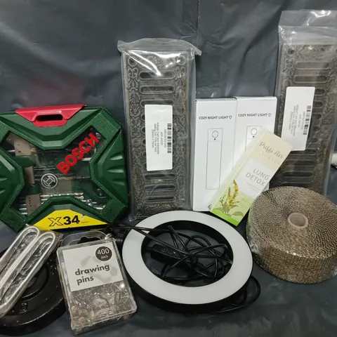 APPROXIMATELY 20 ASSORTED HOUSEHOLD ITEMS TO INCLUDE DRAWING PINS, COZY NIGHT LIGHT, CAST IRON AIR VENT COVER, ETC