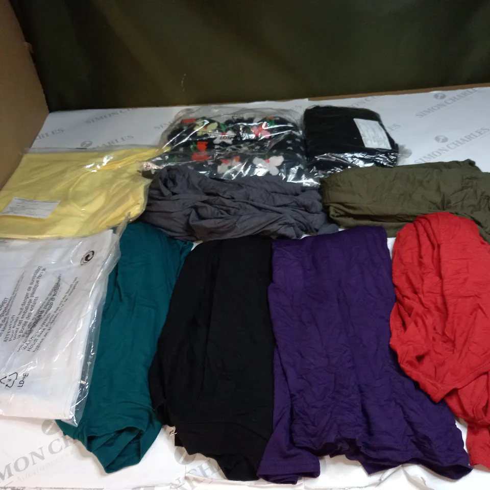BAG OF APPROX 10 ASSORTED CLOTHING ITEMS TO INCLUDE - MAISON DE NIMES - EMELIA