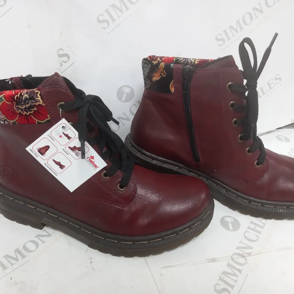BOXED RIEKER ANTISTRESS LACED BOOTS RED SIZE 6.5