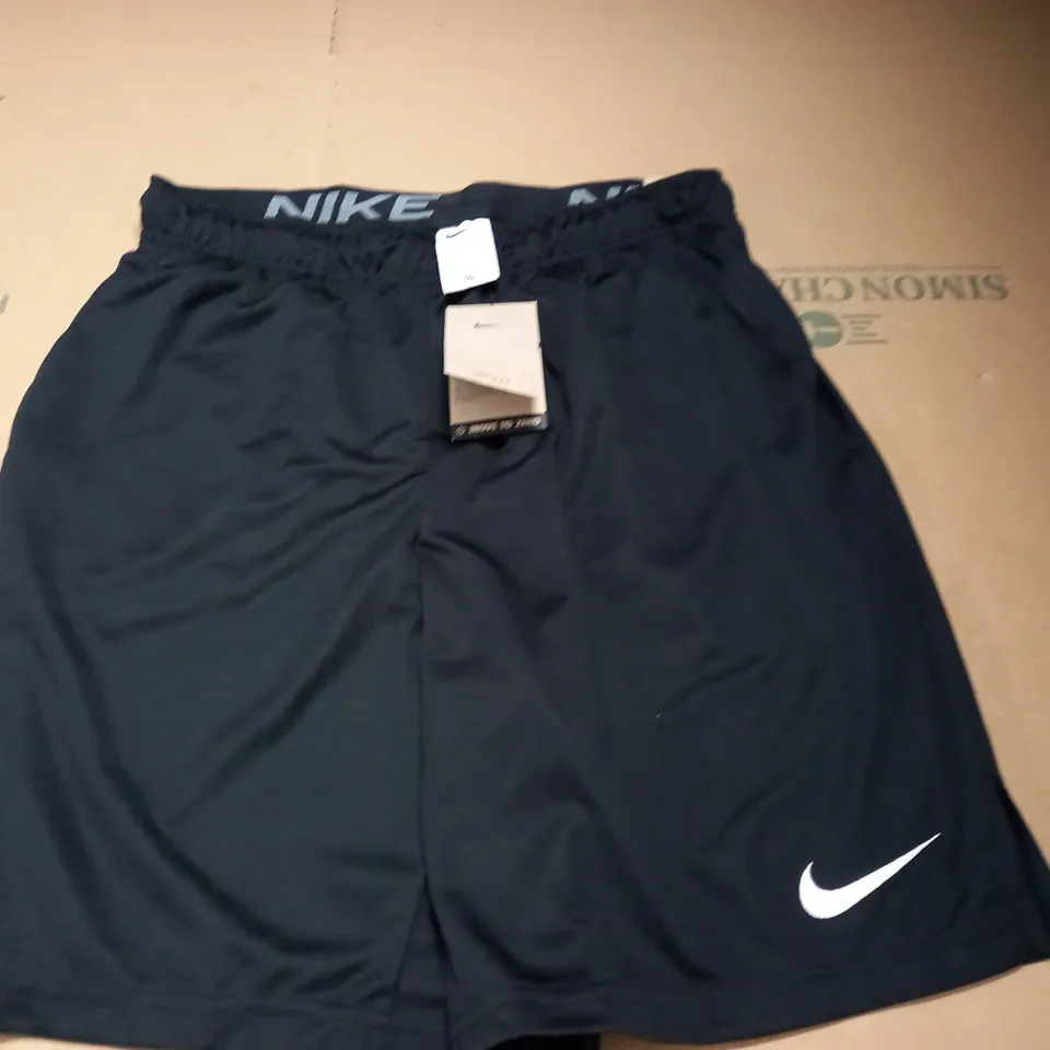 NIKE DRI-FIT BLACK SHORTS - M