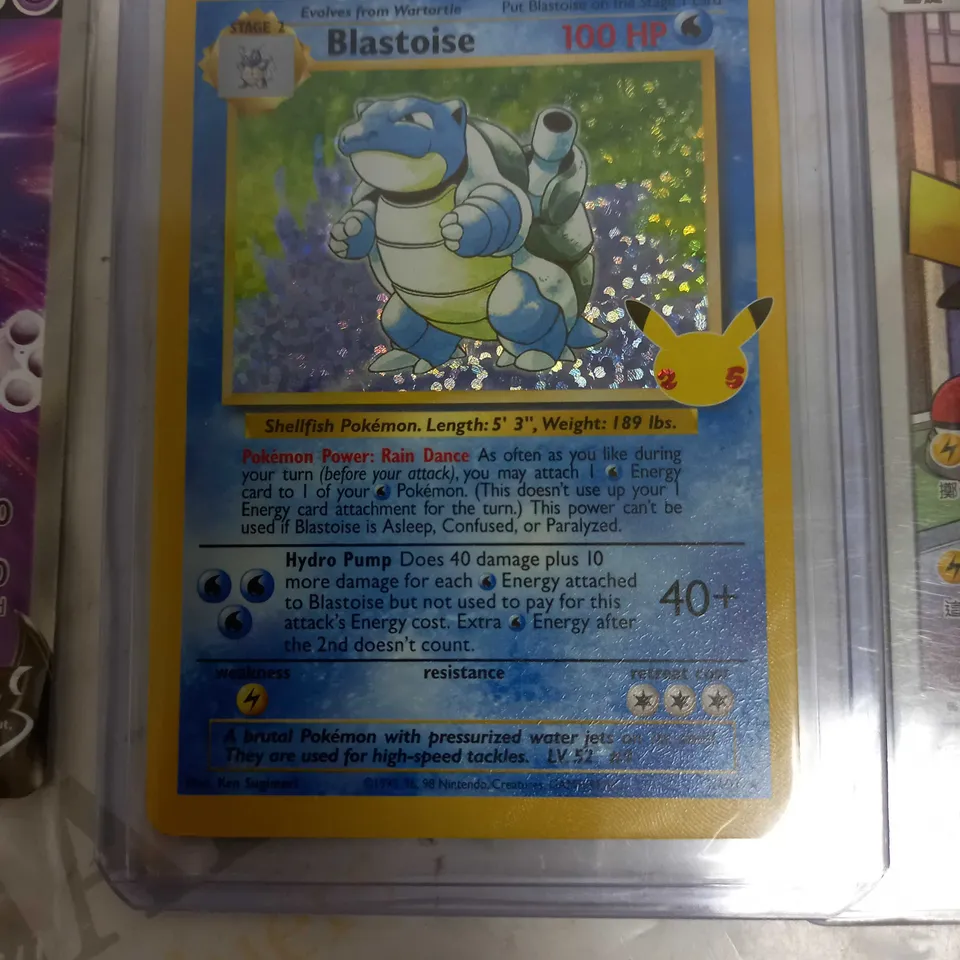 LOT OF 4 POKEMON CARDS