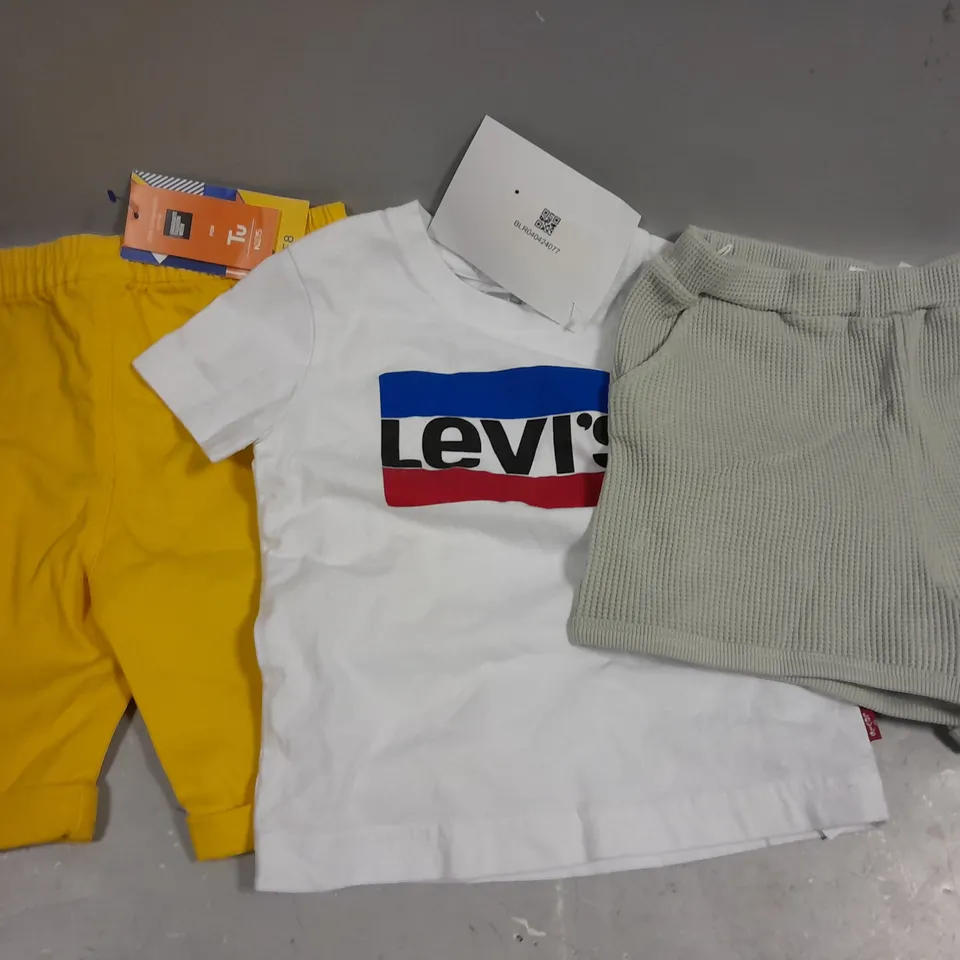 APPROXIMATELY 20 ASSORTED CHILDRENS CLOTHING PRODUCTS IN AGES RANGING FROM 0-5YRS 