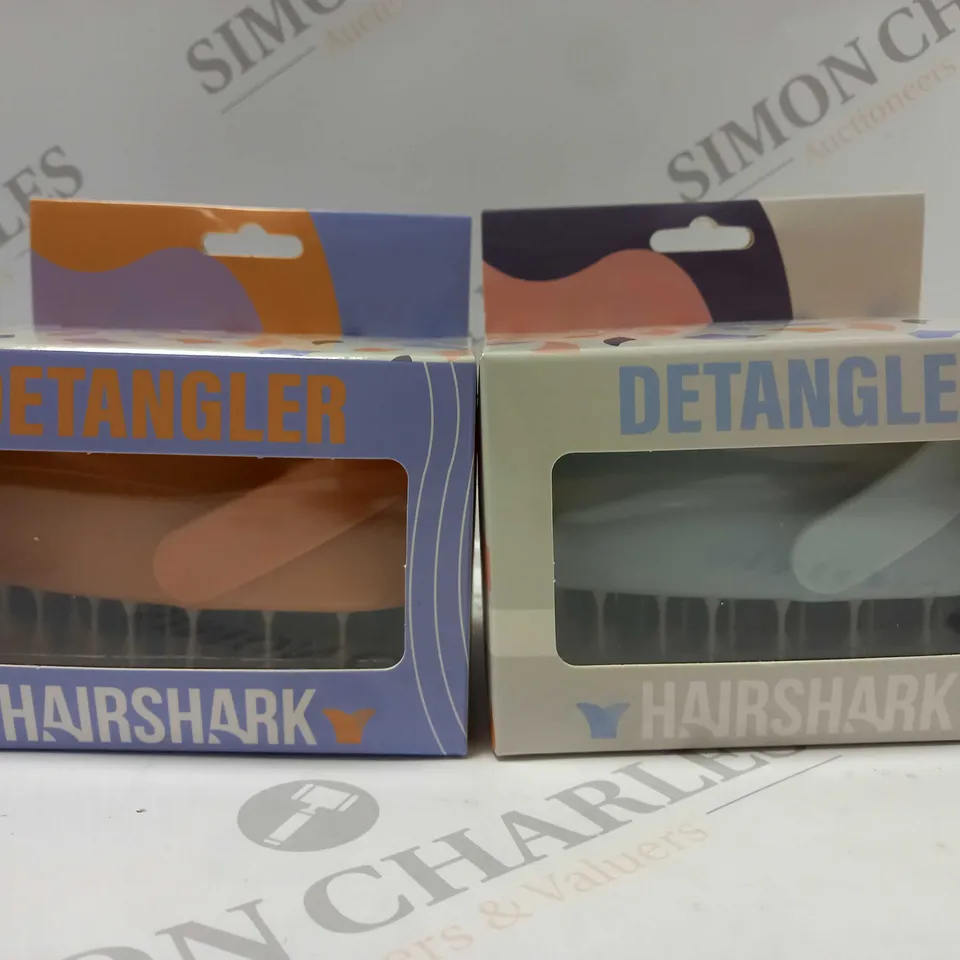 BOX OF 2 HAIRSHARK DETANGLERS IN PEACH & BLUE