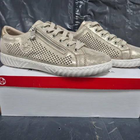 BOXED PAIR OF RIEKER LEATHER PERFORATED METALLIC TRAINERS IN GOLD SIZE 6