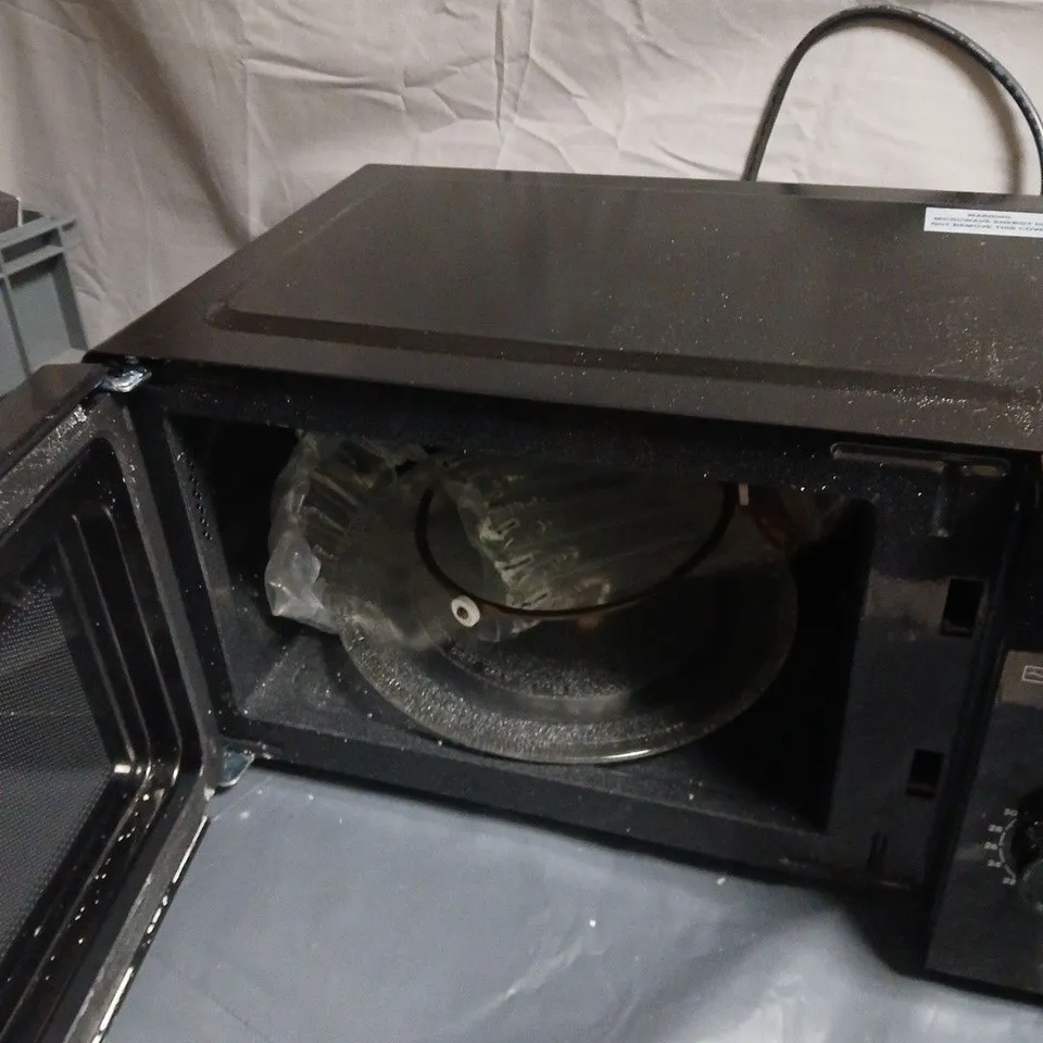 HISENSE MICROWAVE OVEN – BLACK, COUNTERTOP - 700W