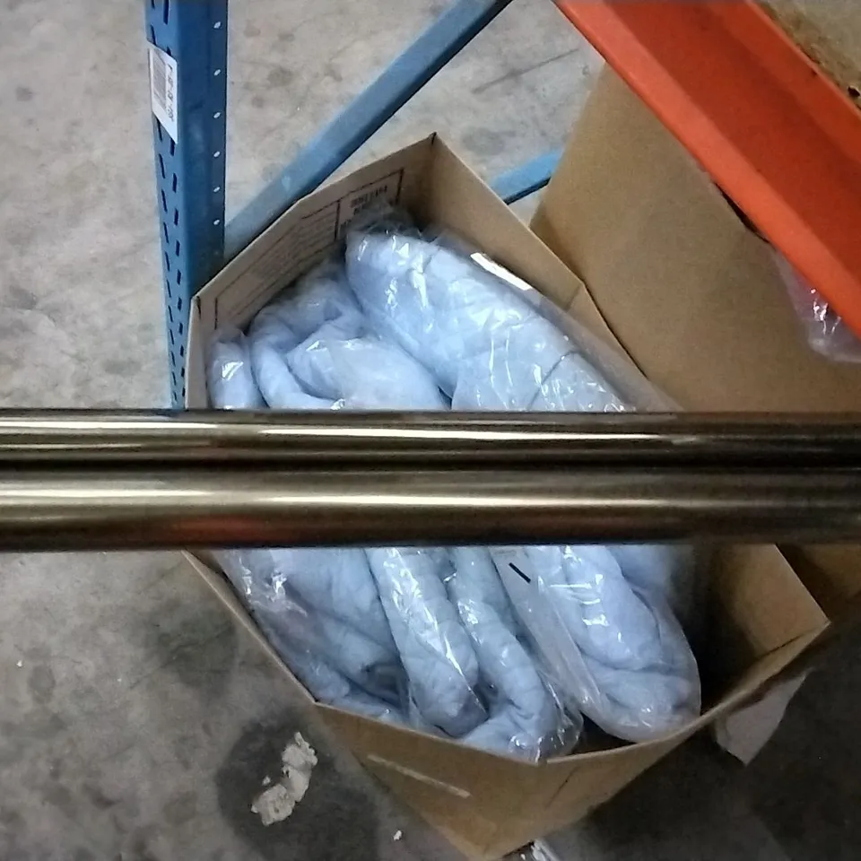 BOXED FULL STOP EXTENDABLE EYELET CURTAIN POLE