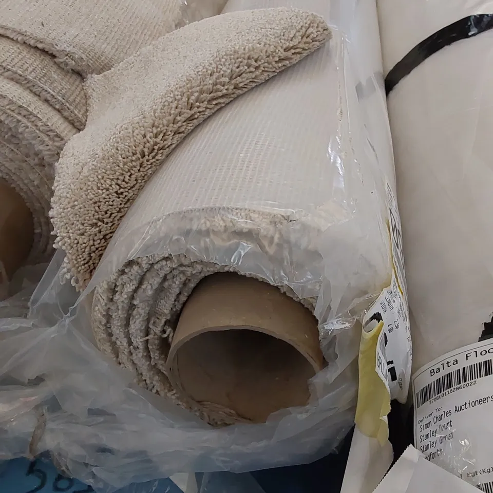 ROLL OF QUALITY OBSESSION OYSTER CARPET // SIZE: APPROX. 4 X 2.5m