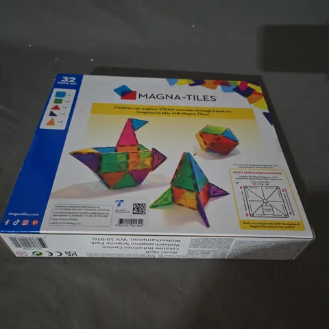 MAGNA-TILES - 32 PIECE SET 