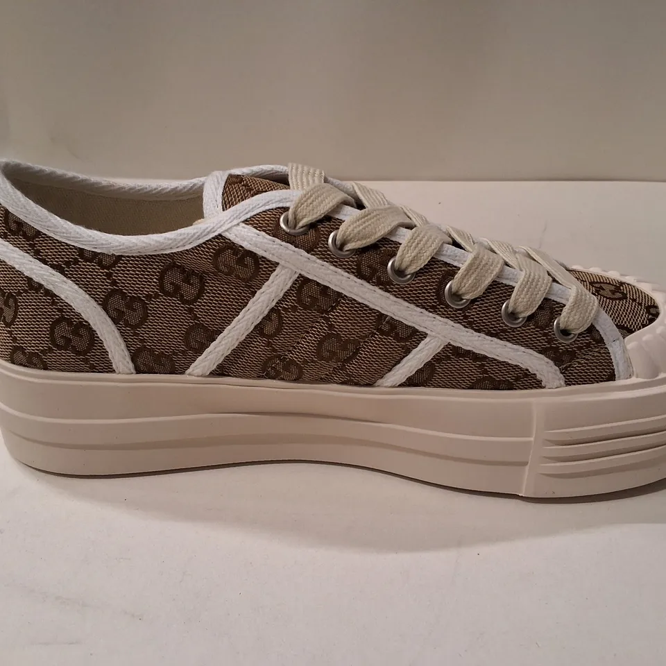 GUCCI GG CANVAS LOW-TOP SNEAKERS, BEIGE/BROWN – UK 7 (EU 41)