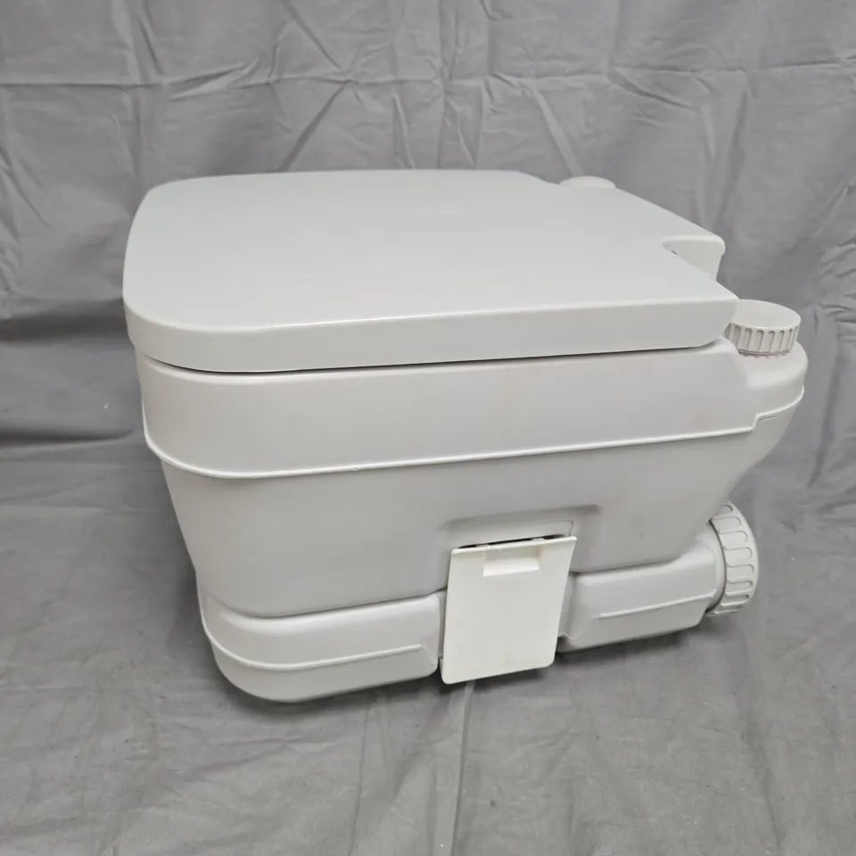 STREETWIZE PORTABLE FLUSHING TOILET