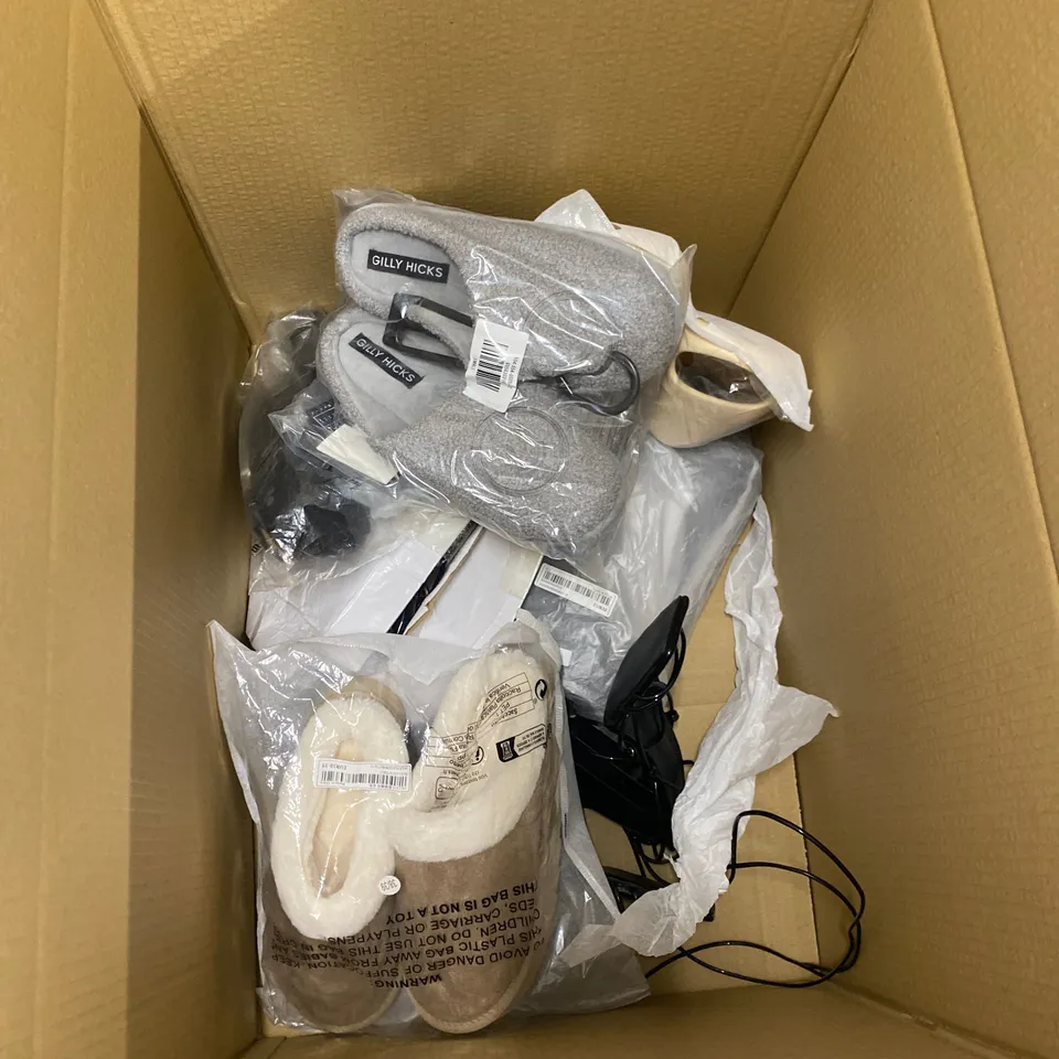 BOX OF 17 ASSORTED FOOTWEAR ITEMS TO INCLUDE: GLITZ HEELS, FOOTBALL BOOTS, FASHION TRAINERS, THE SLIPPER COMPANY ETC 