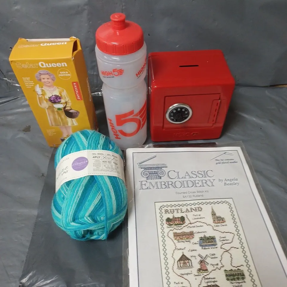 APPROXIMATELY 10 HOUSEHOLD ITEMS TO INCLUDE SPORTS DRINKING BOTTLE, HSBC MONEY BOX AND KNITTING YARN
