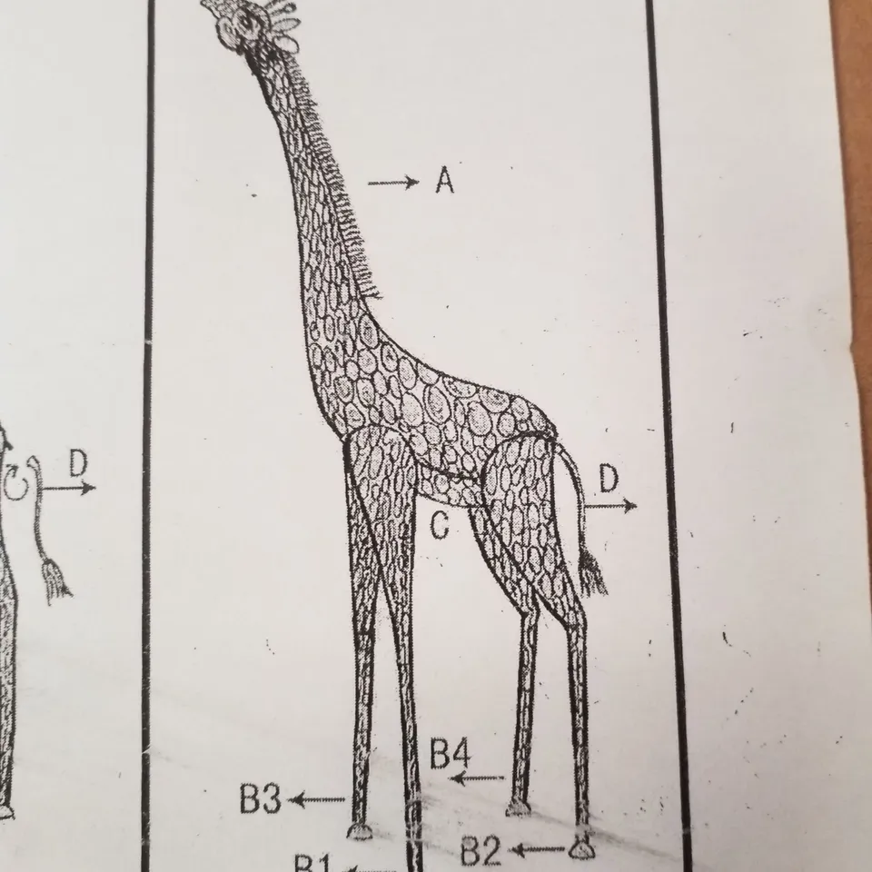 BRAND NEW BOXED HOMESDIRECT365 SMALL OUTDOOR GIRAFFE