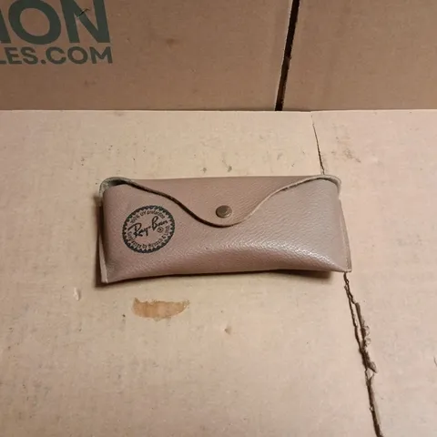 RAY BAN SUNGLASSES IN CASE