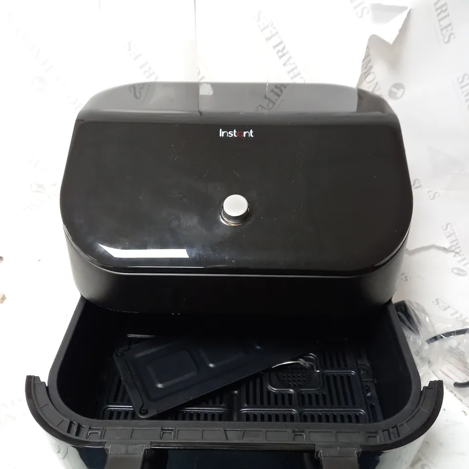 BOXED INSTANT VORTEX PLUS VERSAZONE AIR FRYER 