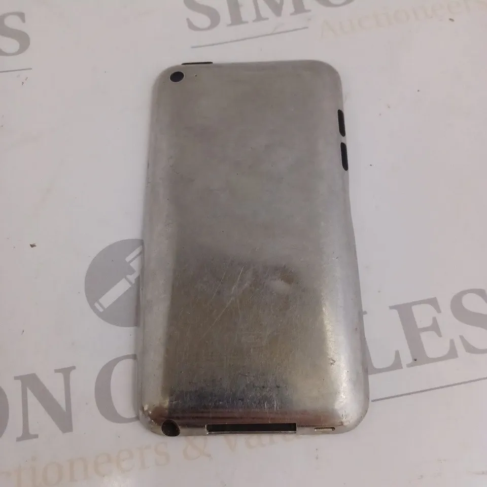 APPLE IPOD 8GB