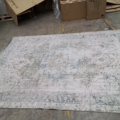 QUALITY DESIGNER AREA RUG // APPROX SIZE: 200 X 280 cm