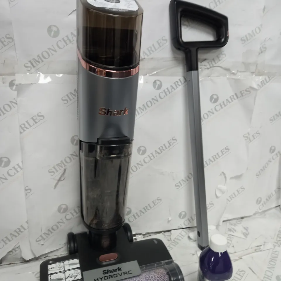 BOXED SHARK HYDROVAC HARD FLOOR WET & DRY CORDLESS CLEANER WD210UK