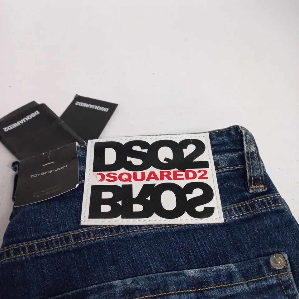 DSQUARED2 JEANS – SIZE UNSPECIFIED 