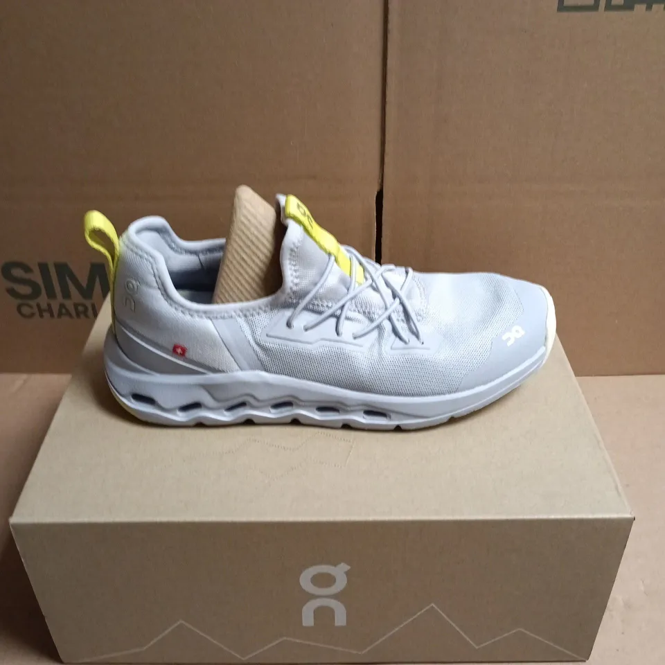 BOXED PAIR OF ON RUNNING CLOUDLEAP KIDS' TRAINERS - 3