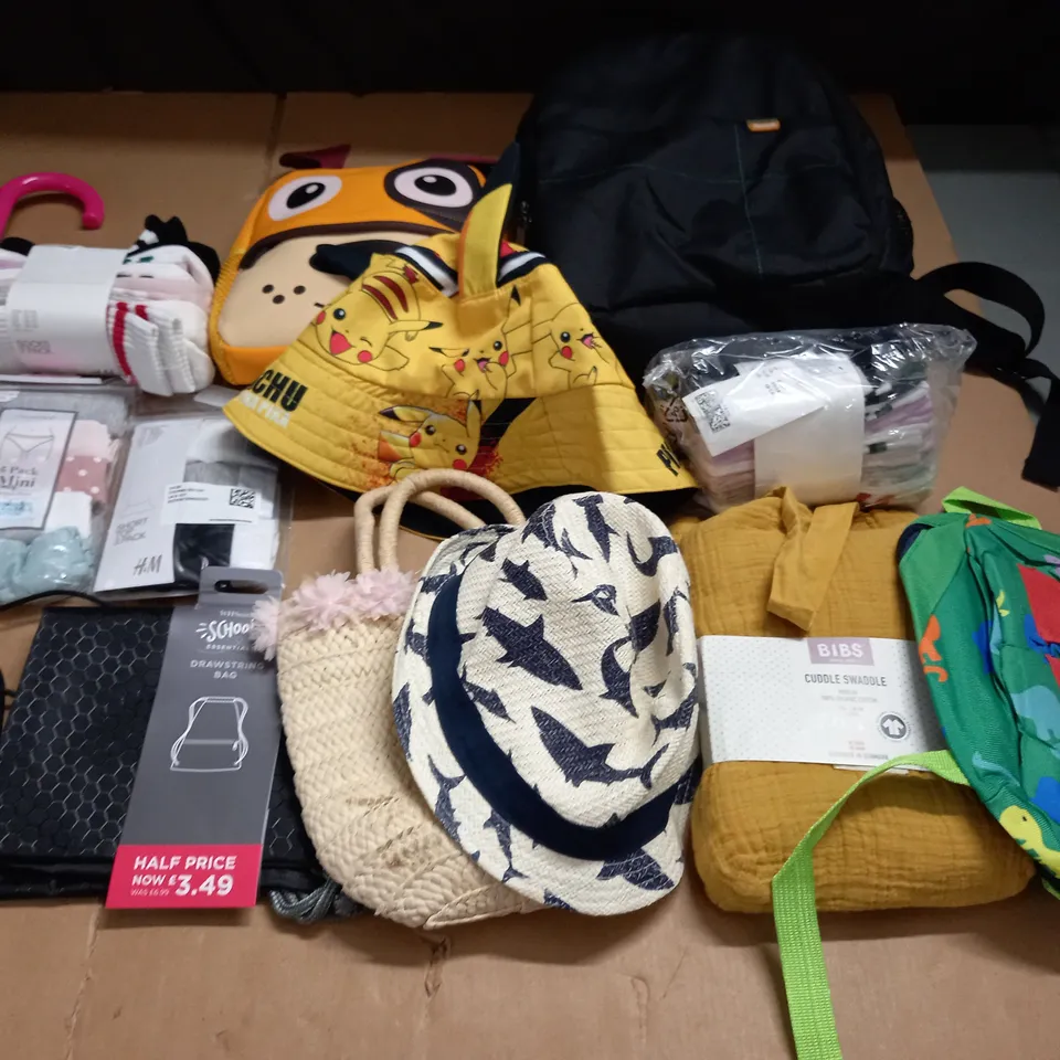 LOT OF ASSORTED KIDS CLOTHING ACCESSORIES 