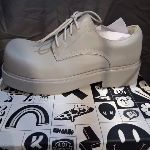 BRAND NEW BOXED KOI 400% OVERSIZED DERBY SHOES GREY SIZE 7