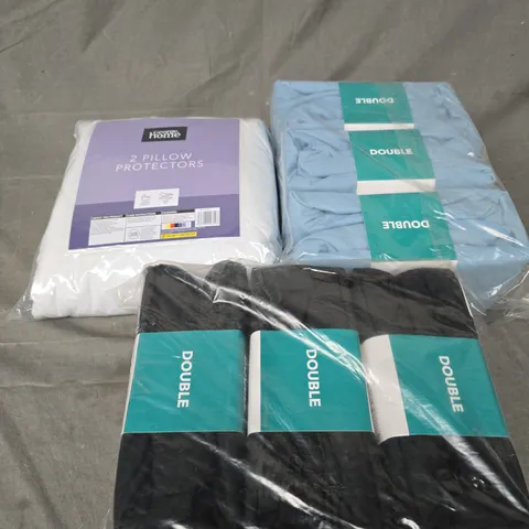 APPROXIMATELY 20 ASSORTED BEDDING ITEMS TO INCLUDE PILLOW PROTECTORS, FITTED SHEETS - COLLECTION ONLY